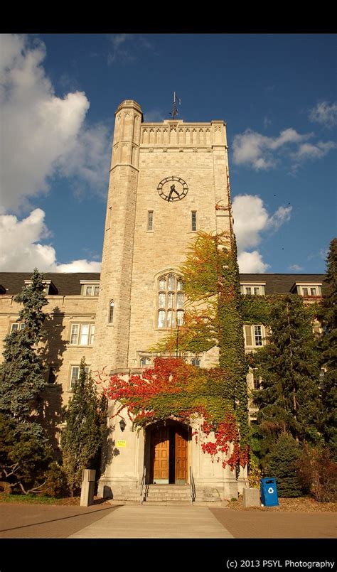 where is guelph university located.